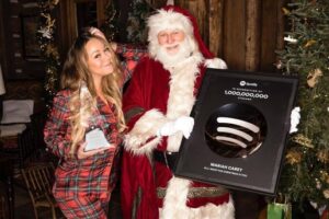 Mariah Carey Santa streaming