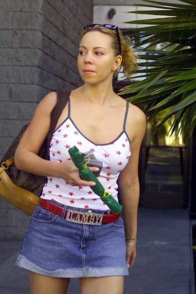 Mariah carey leaving the hospital